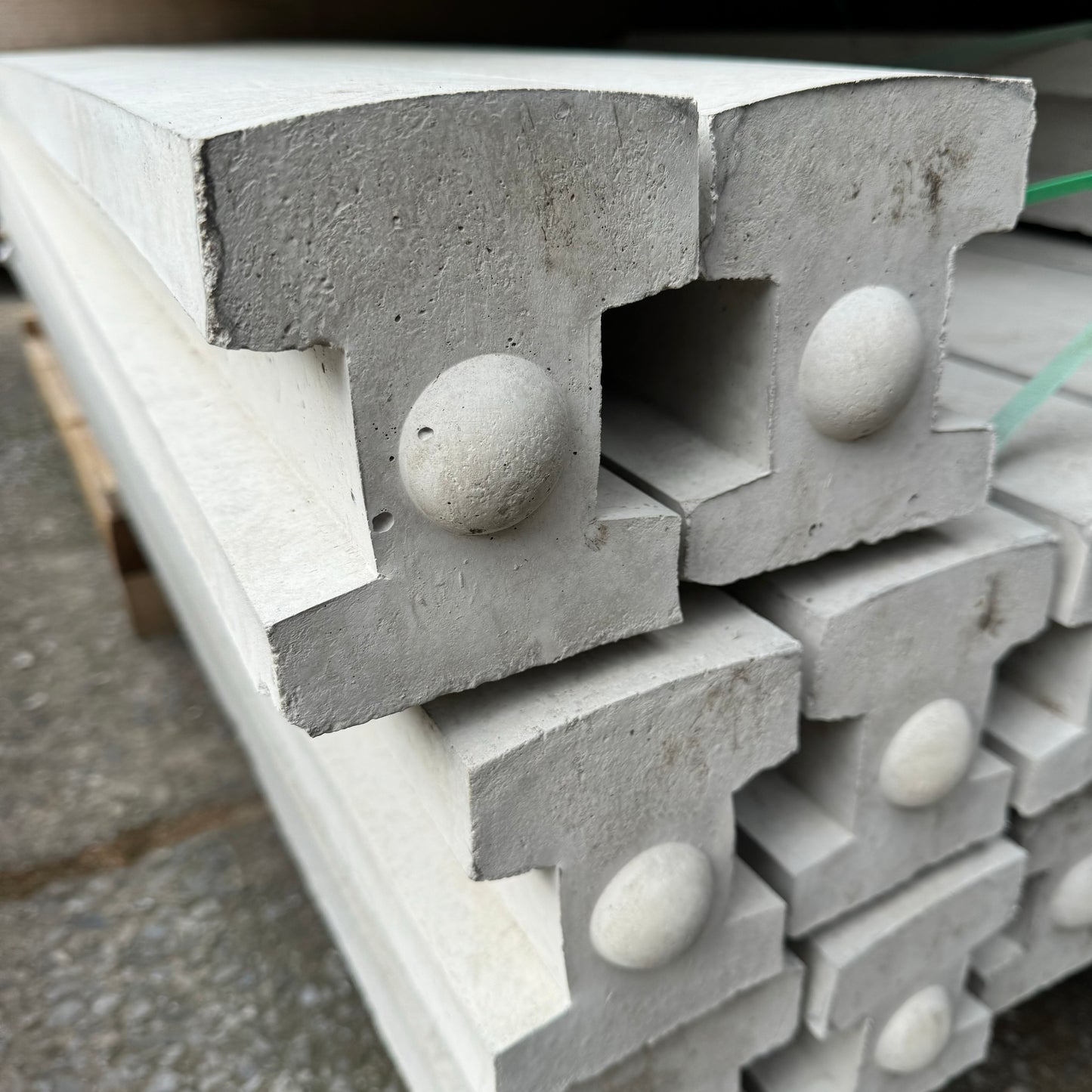 Concrete Intermediate Post